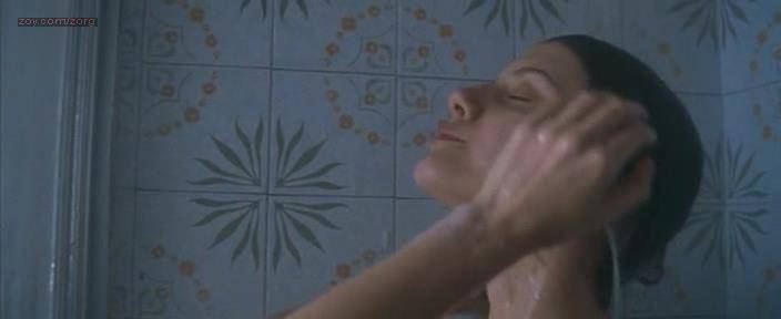 Mélanie Laurent nude brief topless in the shower La chambre des morts