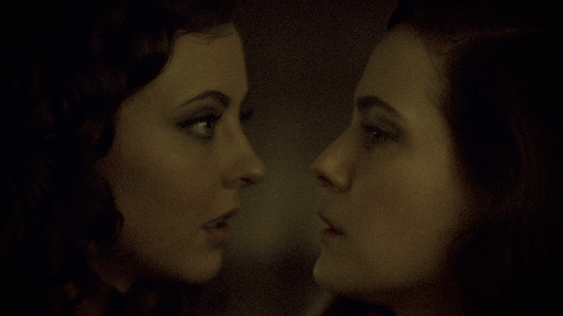 Katharine Isabelle Hot Lingerie And Caroline Dhavernas Hot Lesbian