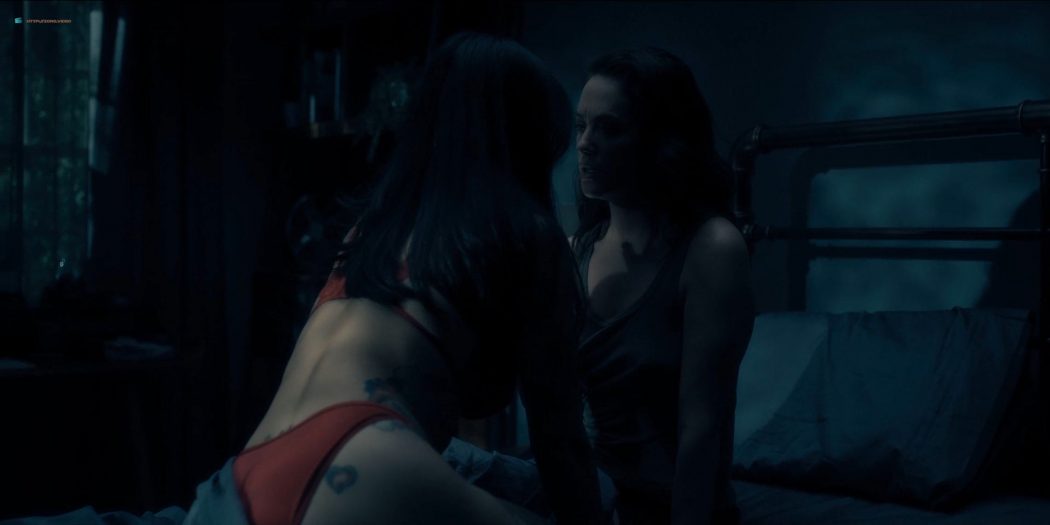 Kate Siegel Nude Nipple Levy Tran And Victoria Pedretti Hot And Sexy