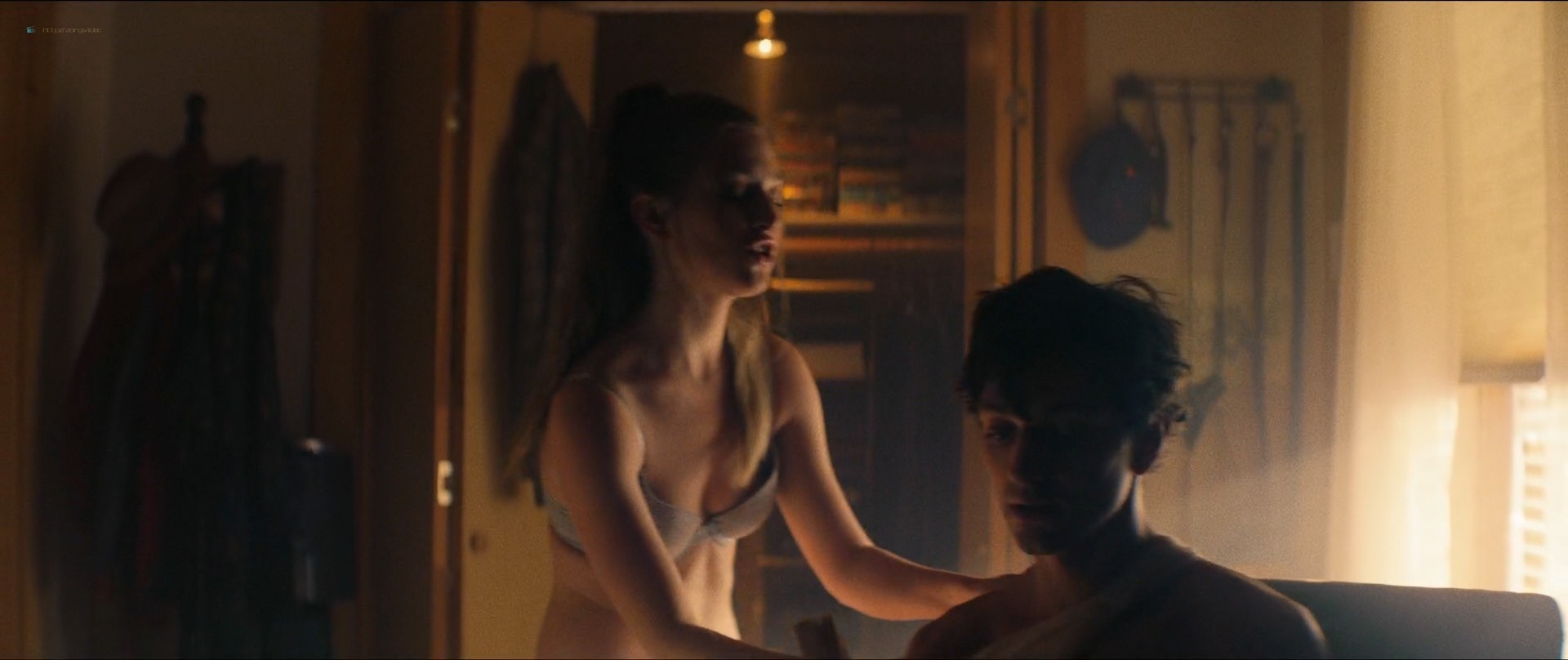 Diana Hopper Hot Isabel Lucas Sexy Lingerie Shooting In Vain