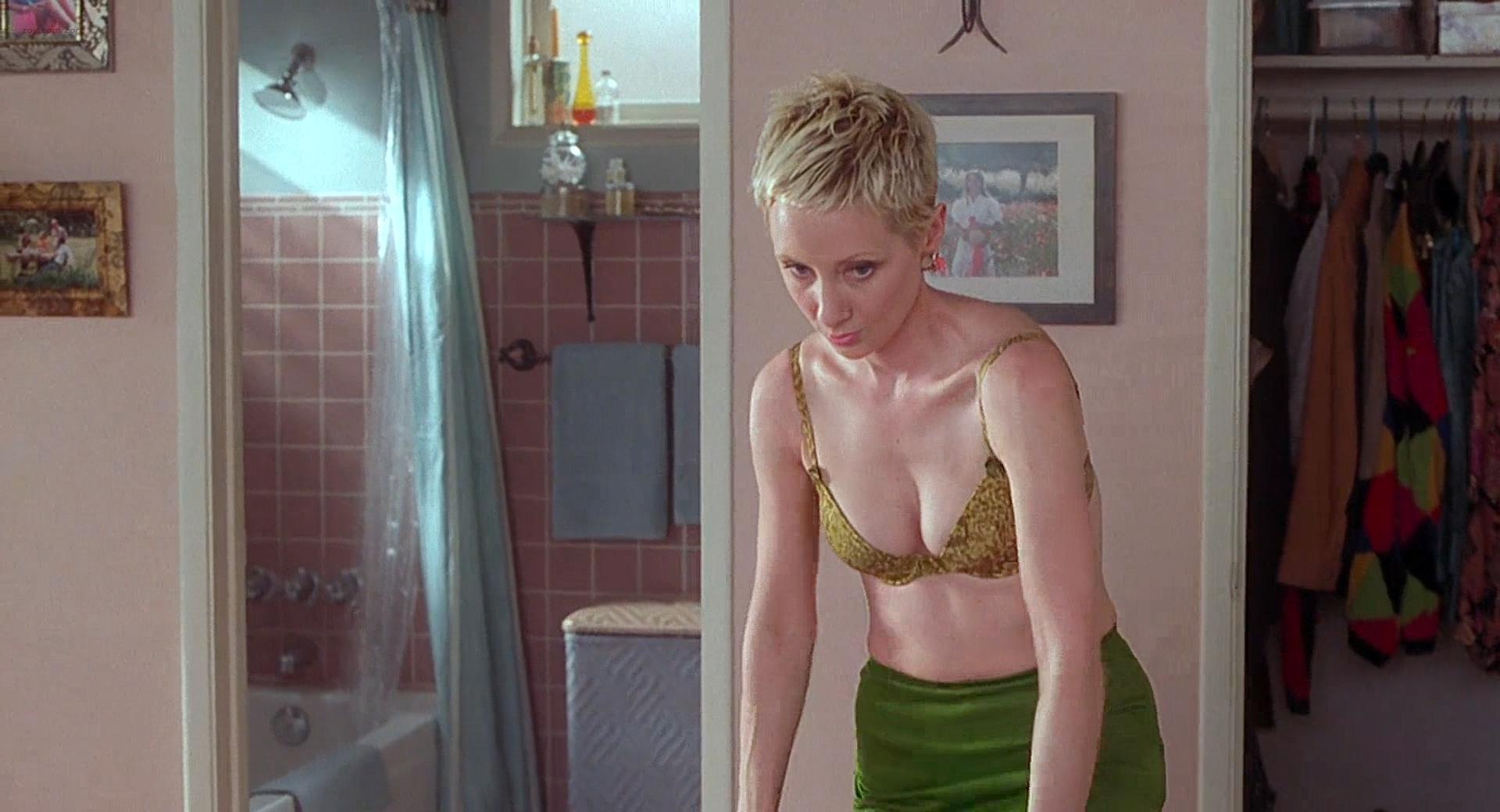 Anne Heche nude butt and wet in shower – Psycho (1998) hd1080p BluRay