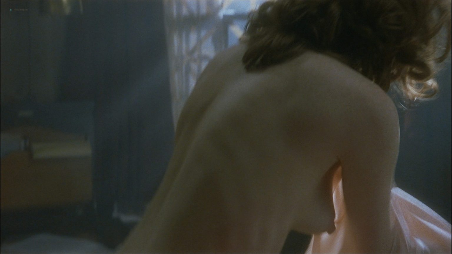 https://www.zorg.video/wp-content/uploads/2017/06/Julianne-Moore-nude-topless-and-sex-The-End-of-the-Affair-1999-HD-1080p-WEB-011-1536x864.jpg